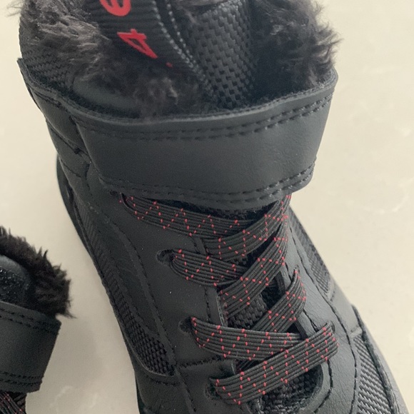 Toddler boys Black High Top Shoes - Picture 2 of 2